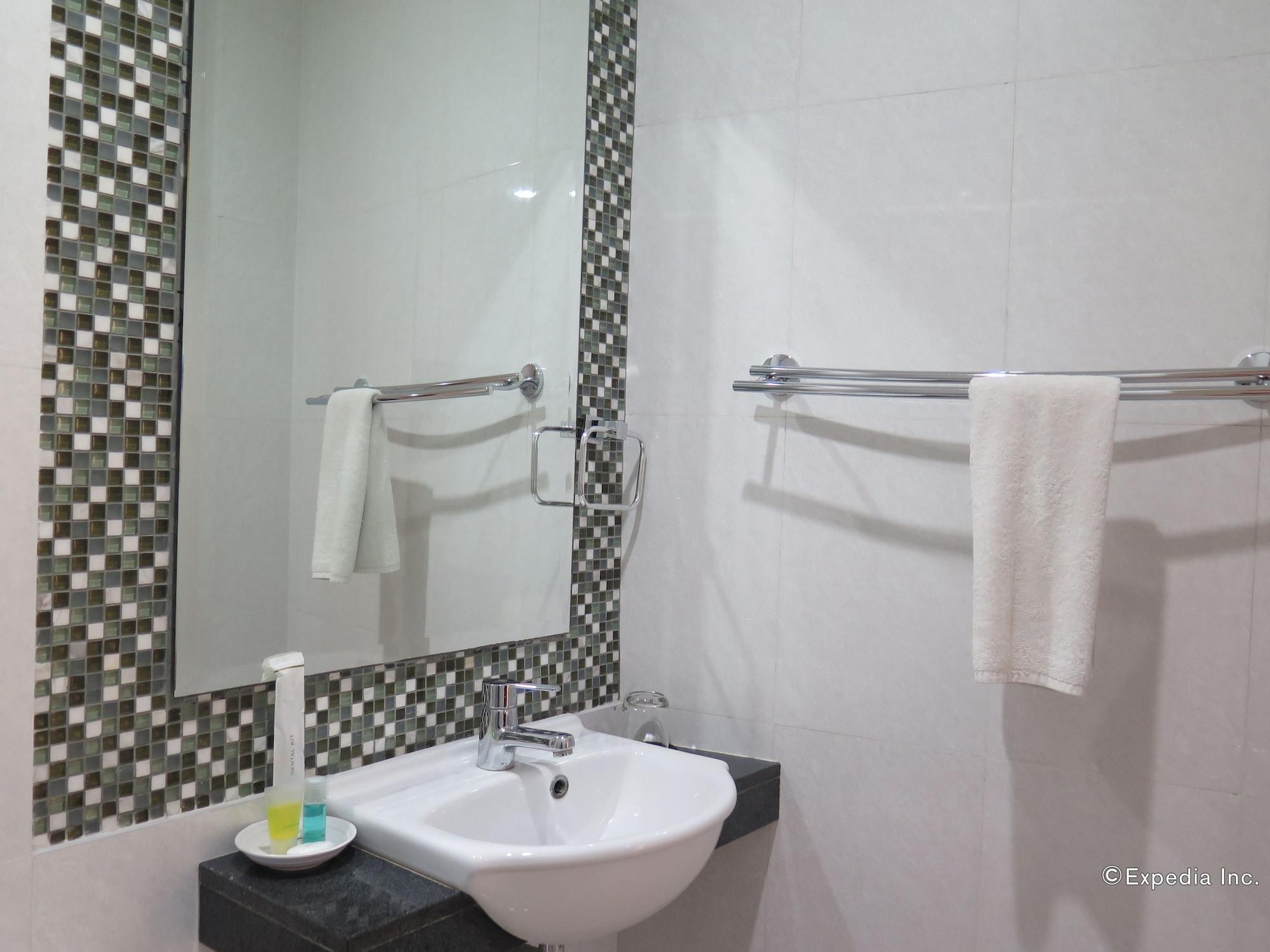 717 Cesar Place Hotel Tagbilaran City Luaran gambar