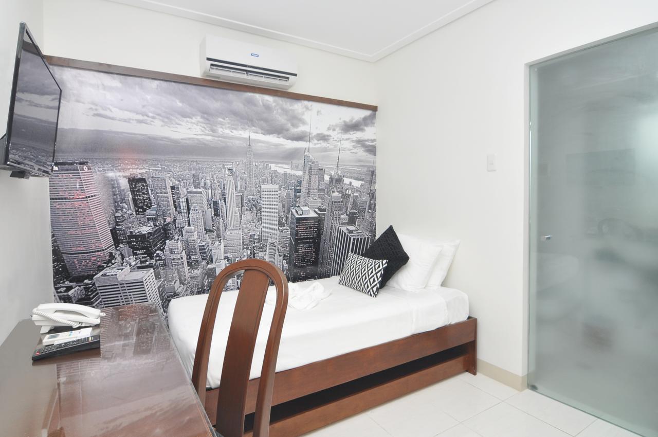 717 Cesar Place Hotel Tagbilaran City Luaran gambar